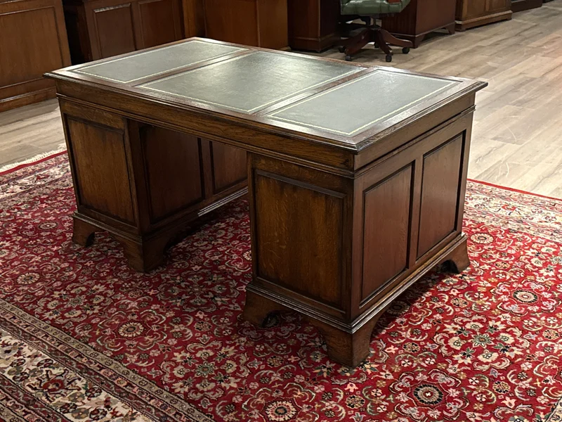 Vintage bureau, klassiek Engels bureau, eikenhout, groen leer, 685