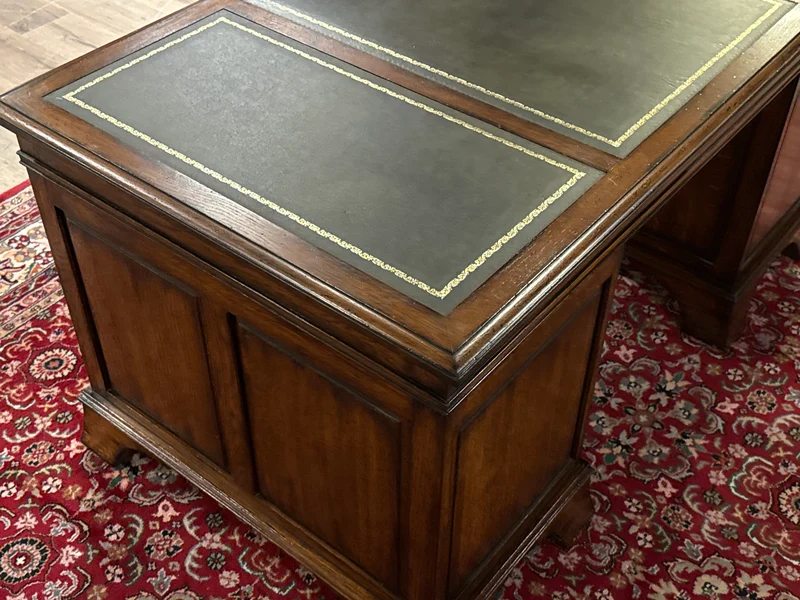 Vintage bureau, klassiek Engels bureau, eikenhout, groen leer, 685