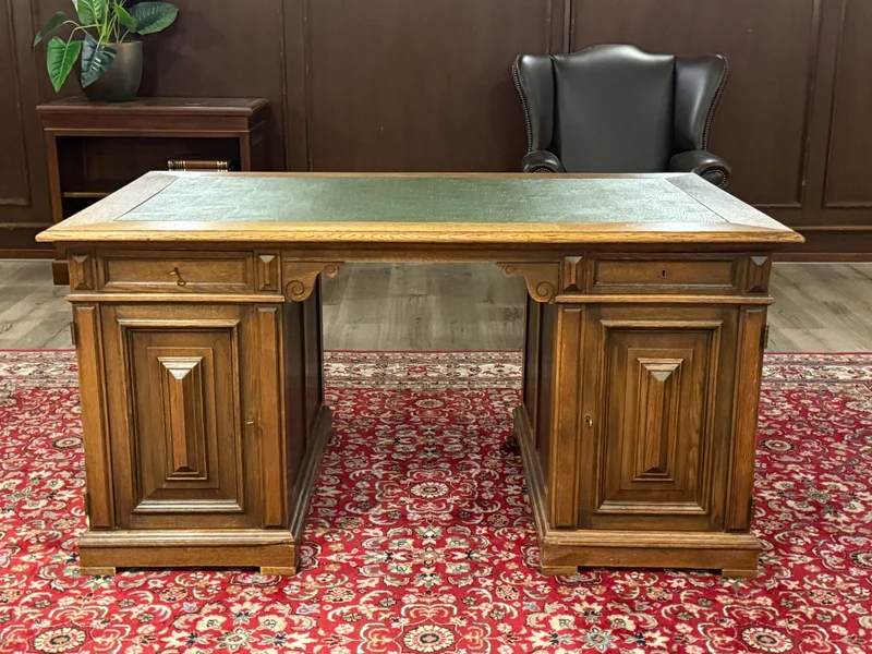 Vintage bureau, antiek Engels bureau, eikenhout, groen leer, 678