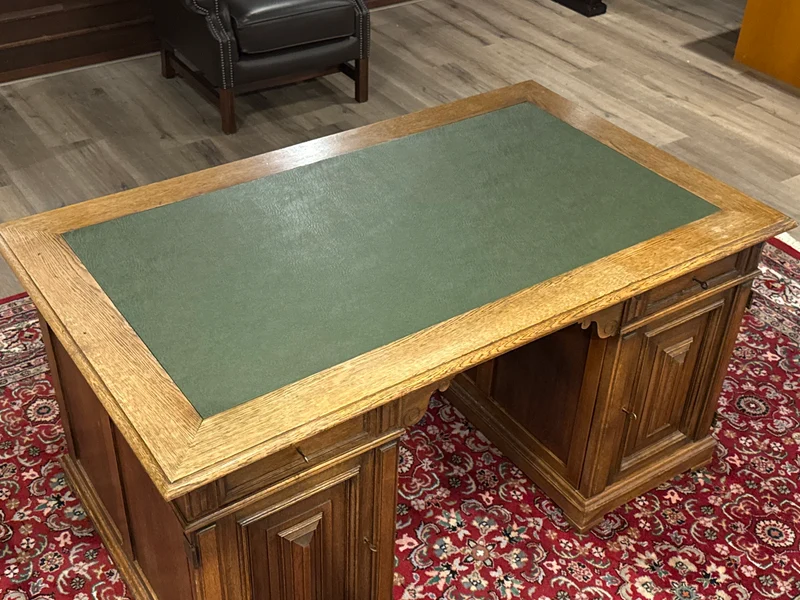 Vintage bureau, antiek Engels bureau, eikenhout, groen leer, 678