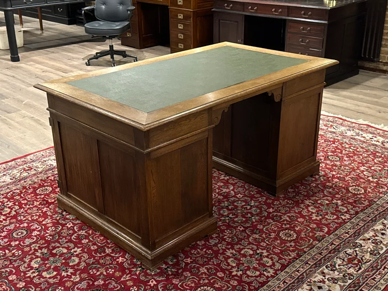 Vintage bureau, antiek Engels bureau, eikenhout, groen leer, 678