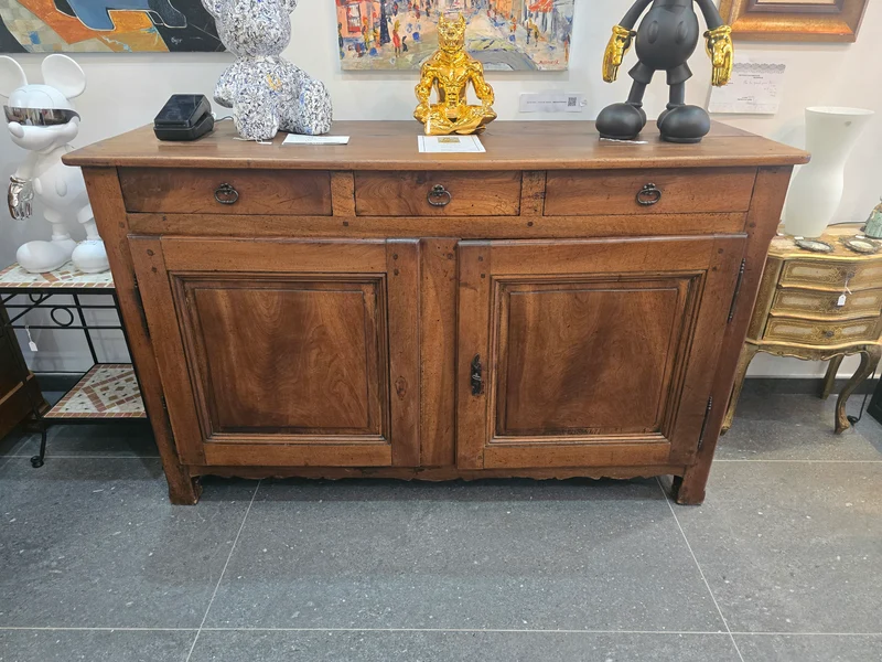 Buffet ancien XIXe siècle en noyer – 3 tiroirs