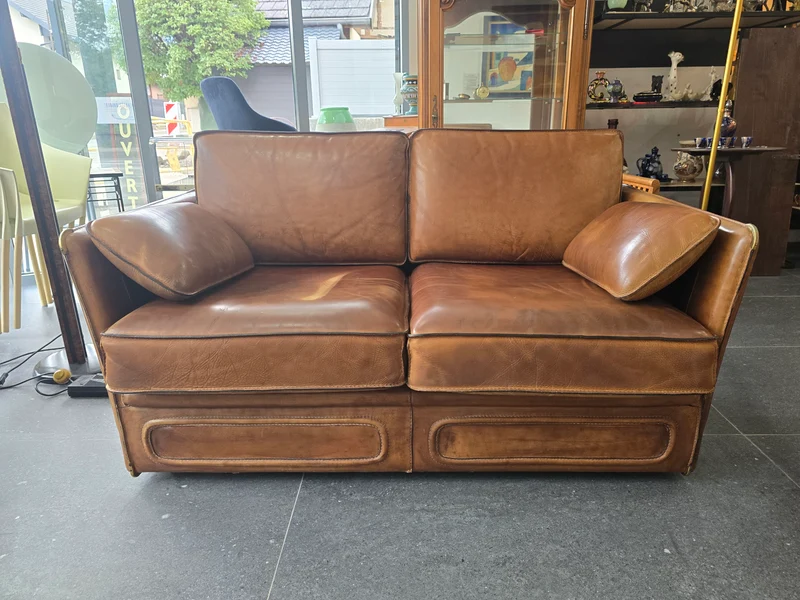 Salon Roche Bobois vintage années 80 – Cuir de buffle cognac – 2 canapés + pouf
