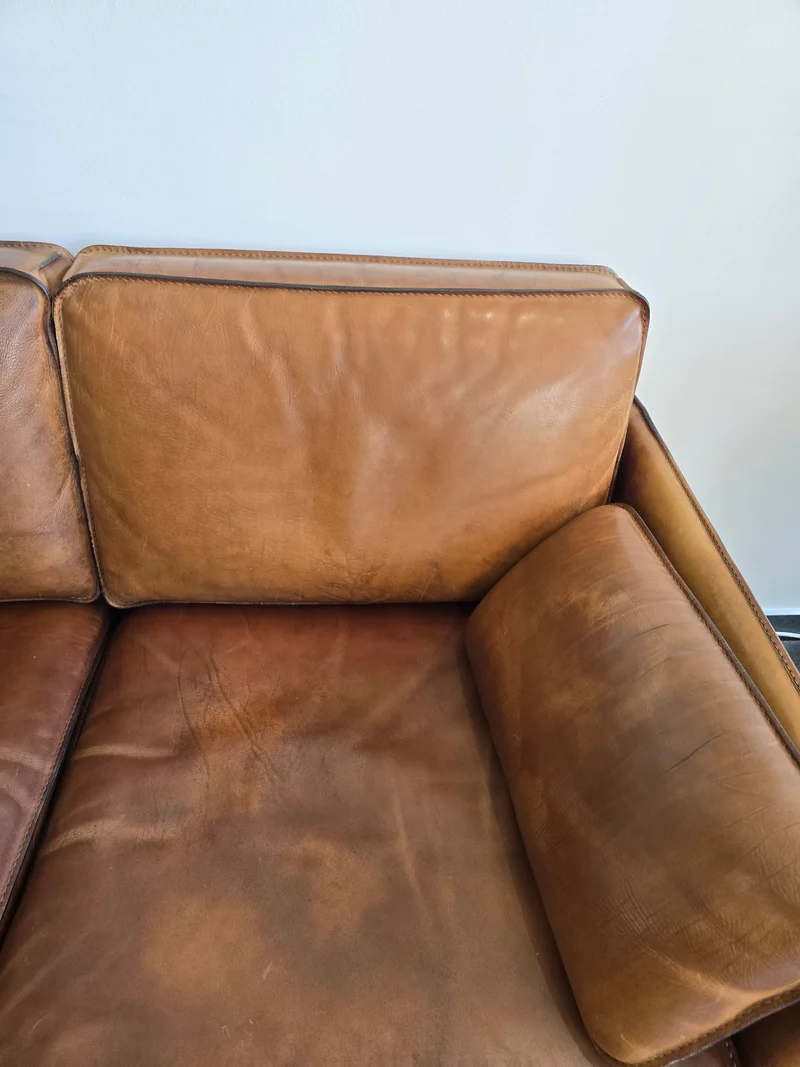 Salon Roche Bobois vintage années 80 – Cuir de buffle cognac – 2 canapés + pouf