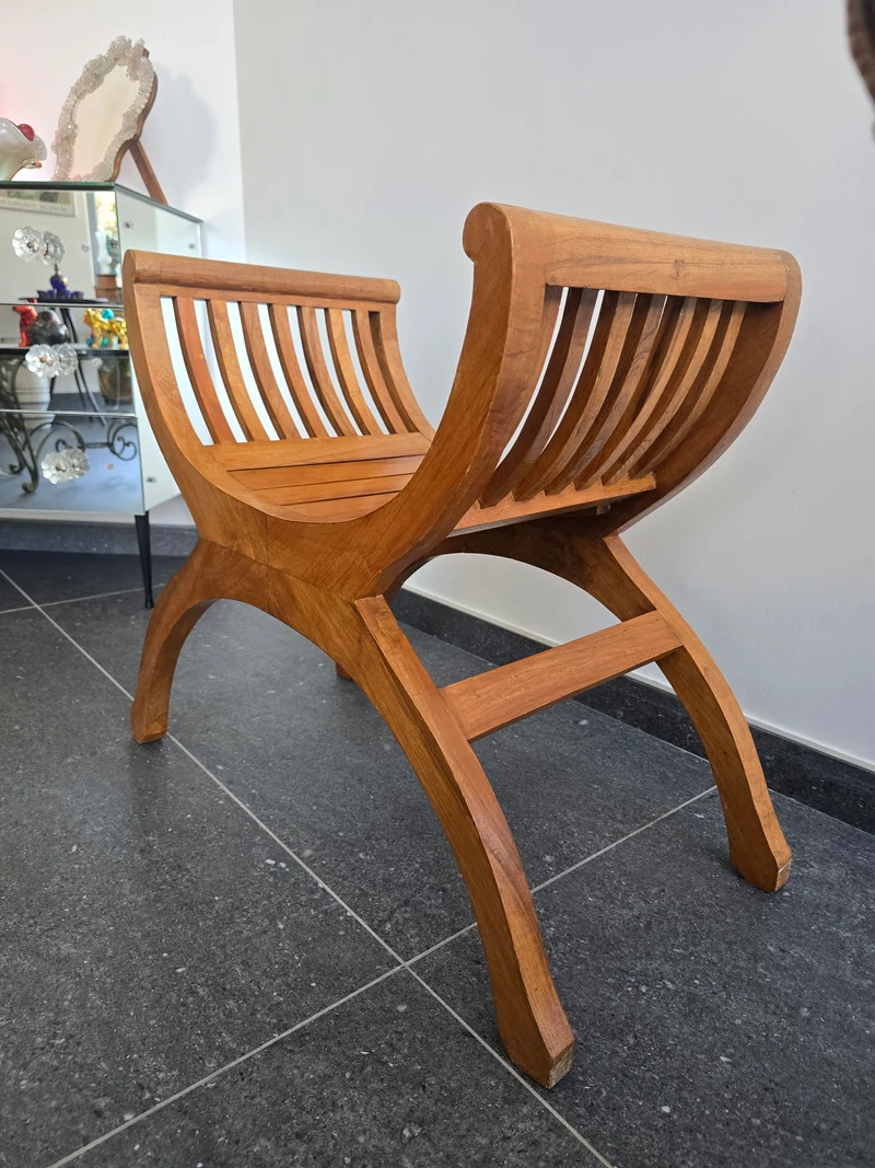 Fauteuil Yuyu en teck massif
