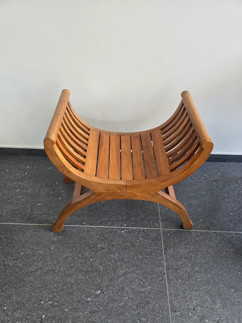 Fauteuil Yuyu en teck massif