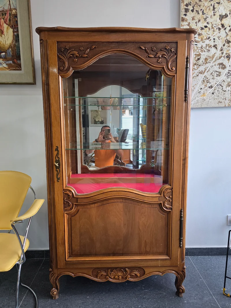 Vitrine de style Louis XV – Fabrication française UNIFA