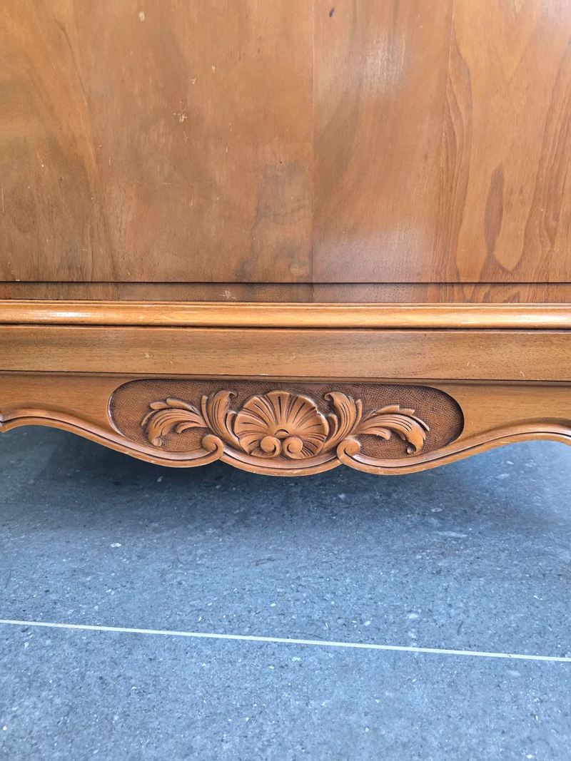 Vitrine de style Louis XV – Fabrication française UNIFA
