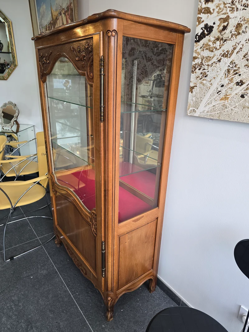 Vitrine de style Louis XV – Fabrication française UNIFA