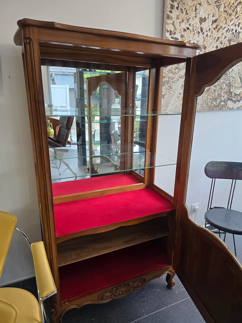 Vitrine de style Louis XV – Fabrication française UNIFA