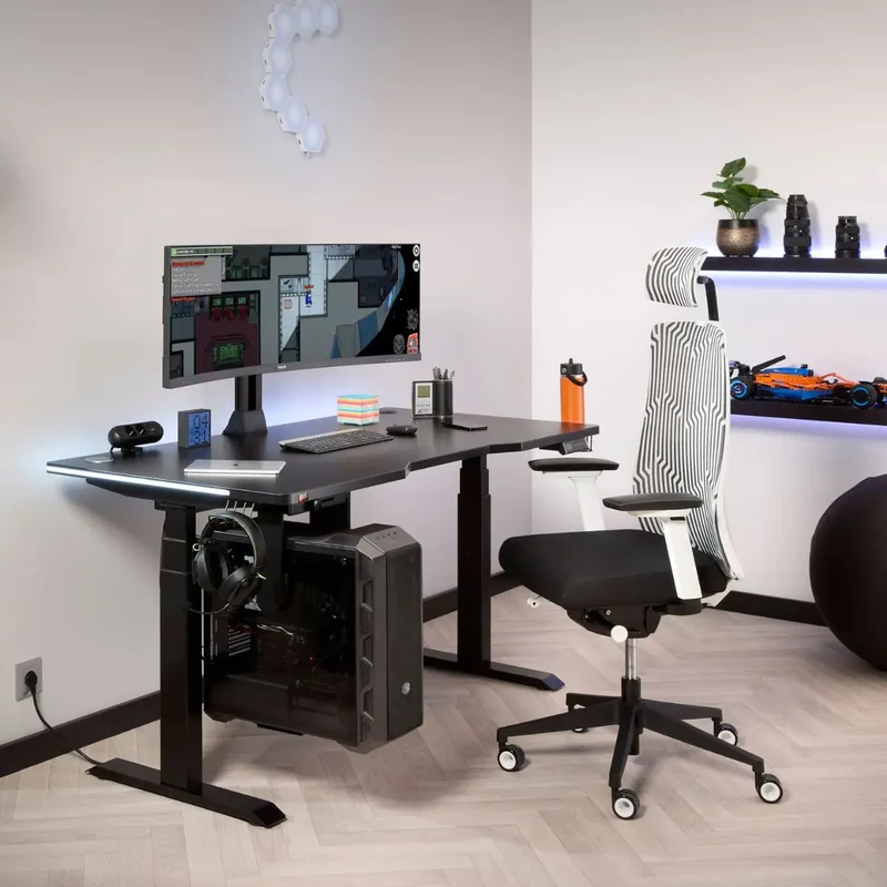 Bureau gaming assis debout électrique GamingDesk pour gamers exigeants