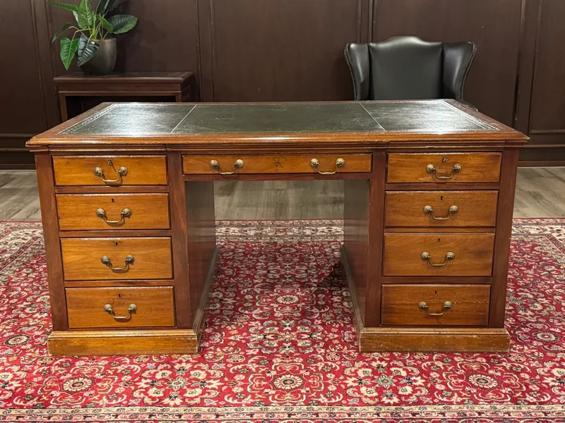 Vintage bureau, antiek Engels bureau, kersen hout, groen leer, 666