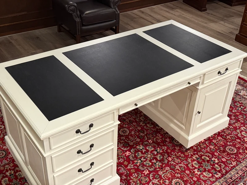 Vintage bureau, wit, klassiek Engels bureau, mahoniehout, zwart leer, 639