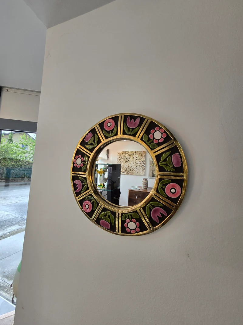 Mithé Espelt - miroir en céramique émaillée. Décor floral, années 1960