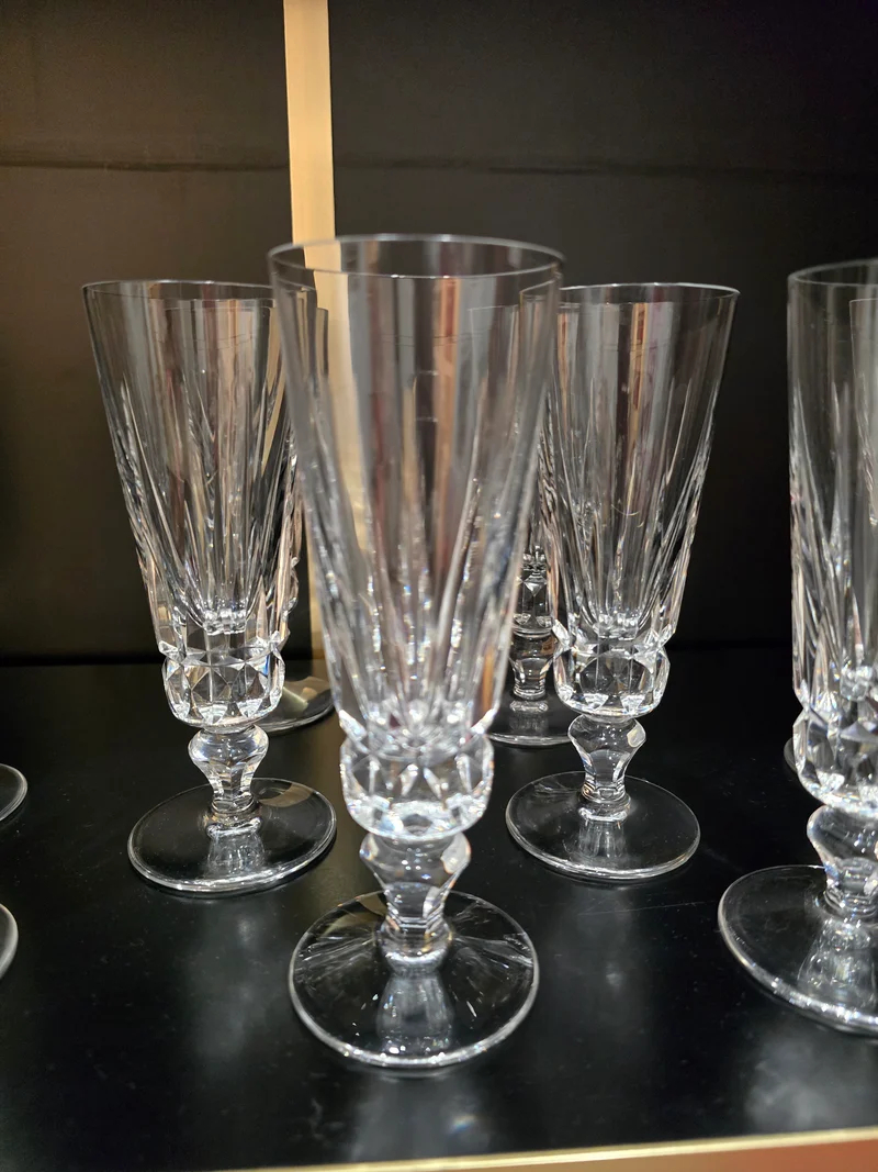 12 flûtes à champagne Saint-Louis modèle Guernesey en cristal taillé