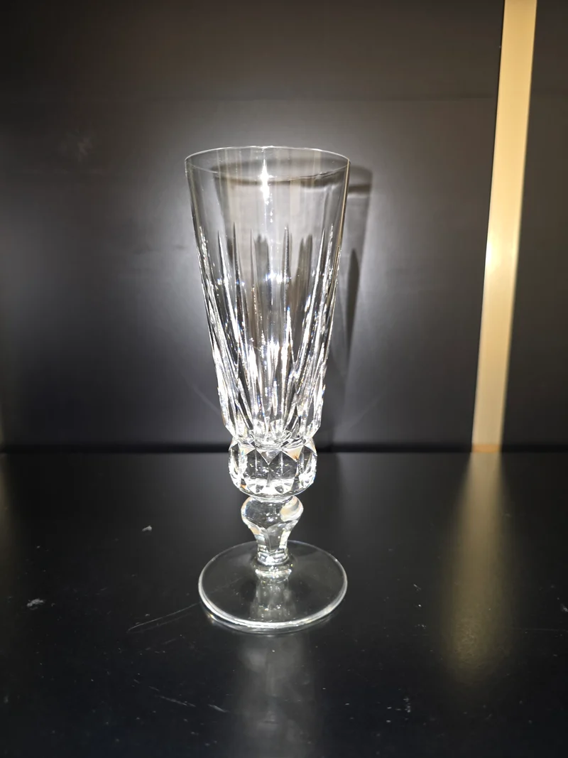 12 flûtes à champagne Saint-Louis modèle Guernesey en cristal taillé