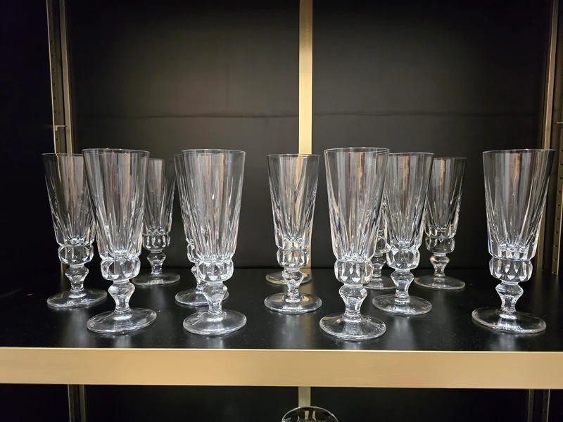 12 flûtes à champagne Saint-Louis modèle Guernesey en cristal taillé