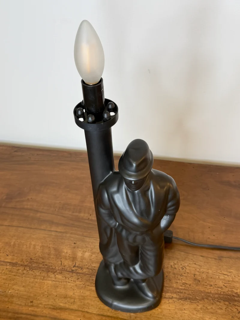 Lampe de table Art Déco en céramique noire – Personnage stylisé – 50 cm