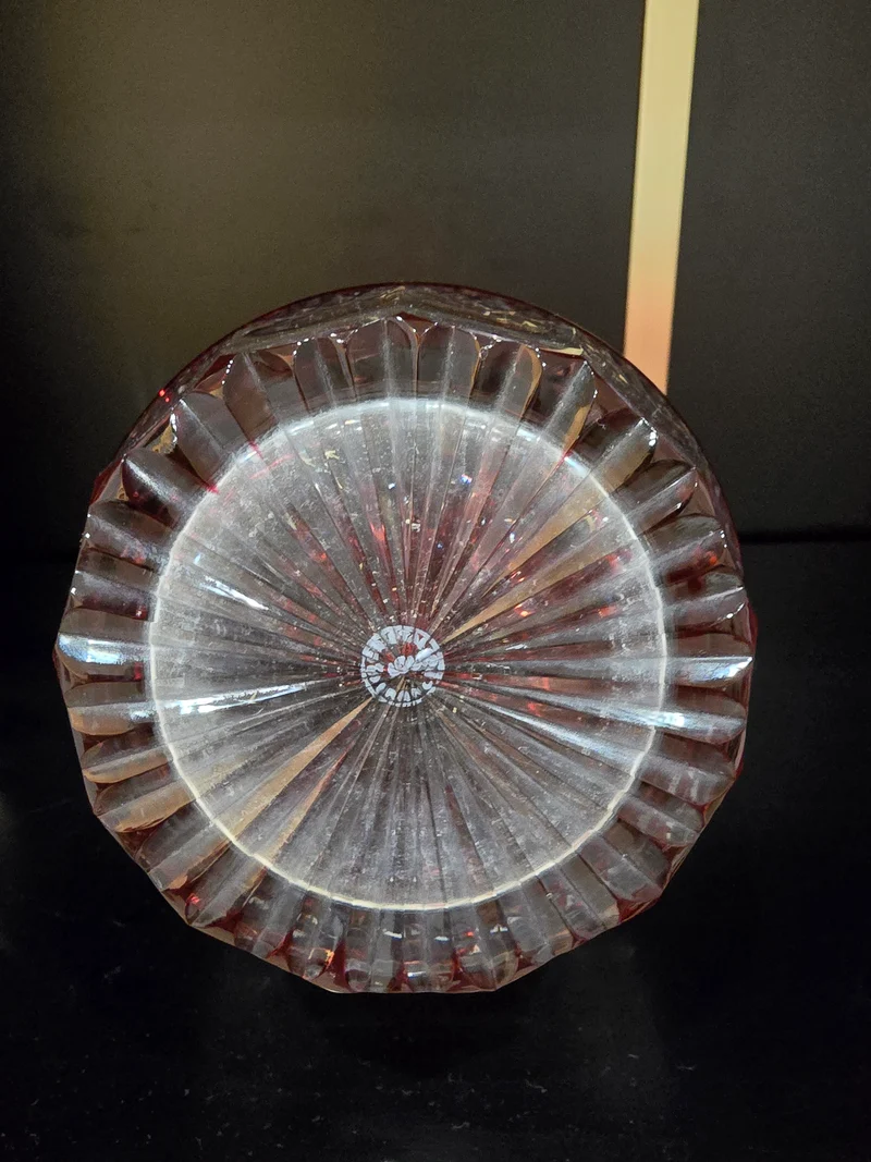 Carafe aiguière en cristal doublé rouge – Saint-Louis