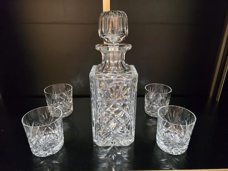 Service à whisky – carafe et 4 verres en cristal