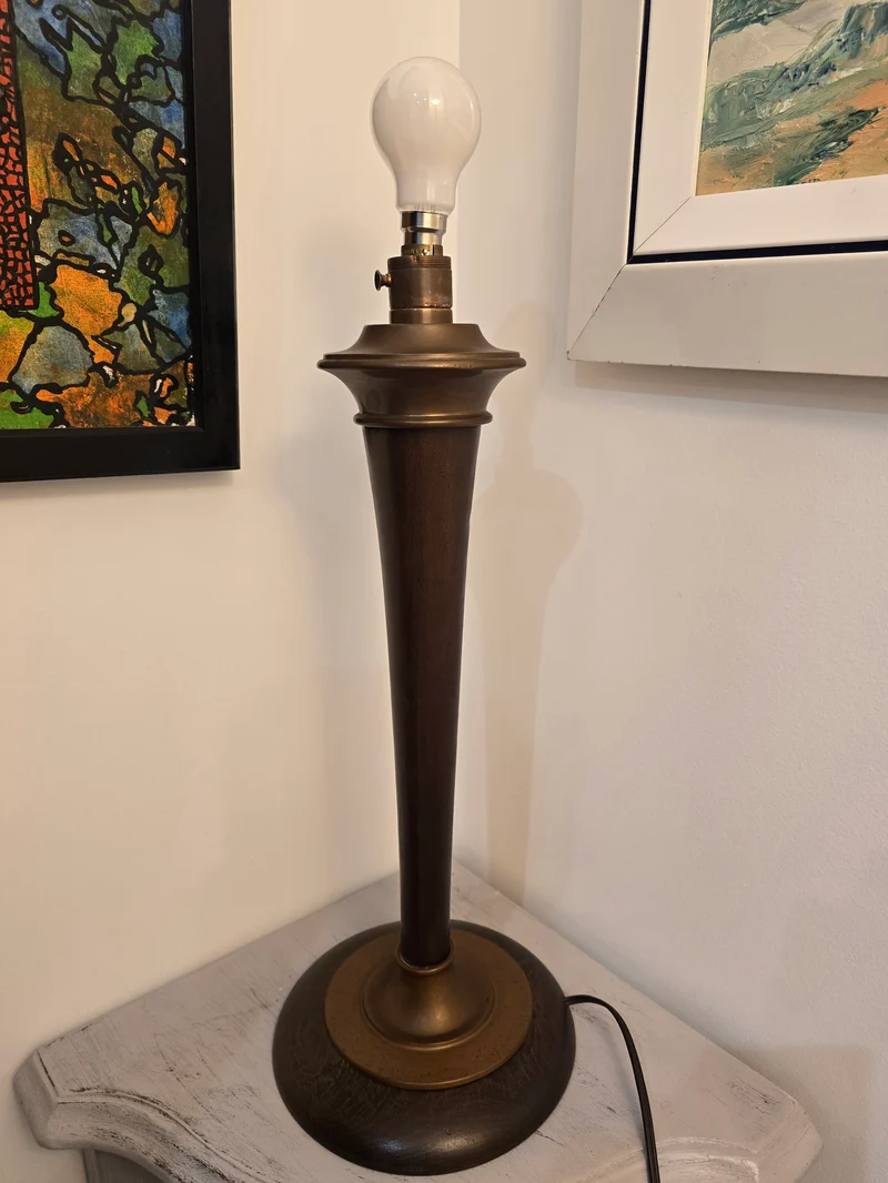 Pied de Lampe vintage style scandinave en bois foncé et métal bronze – 58 cm