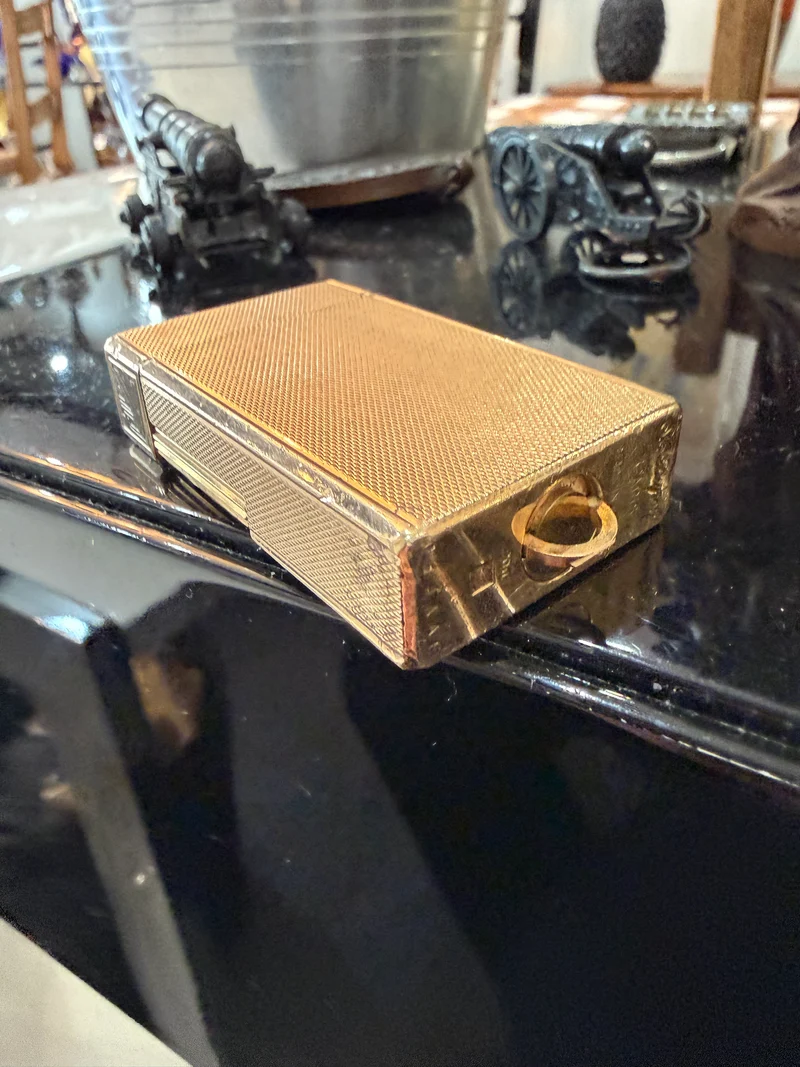 Briquet vintage S.T. Dupont Paris plaqué or 20 microns – Réf. 014AAE