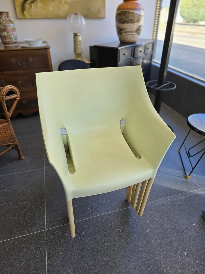 6 fauteuils DR. NO by Philippe Starck pour Kartell – design italien empilable