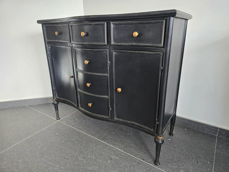Buffet contemporain en métal noir – meuble moderne