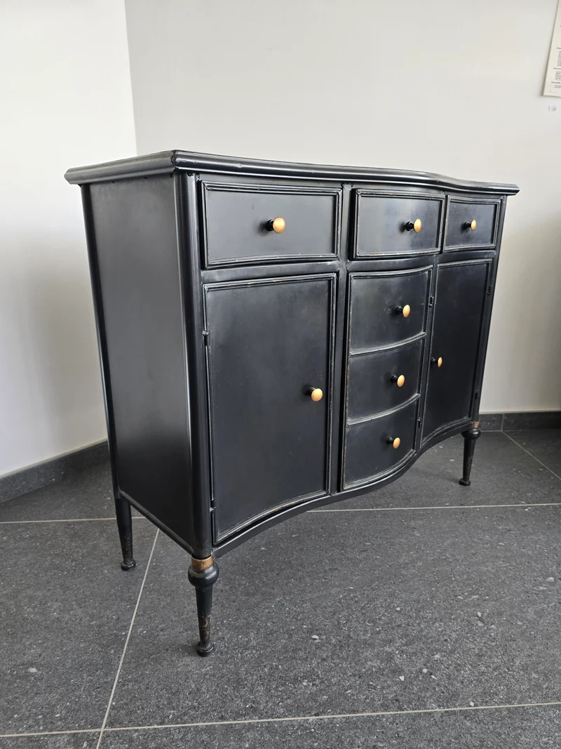 Buffet contemporain en métal noir – meuble moderne
