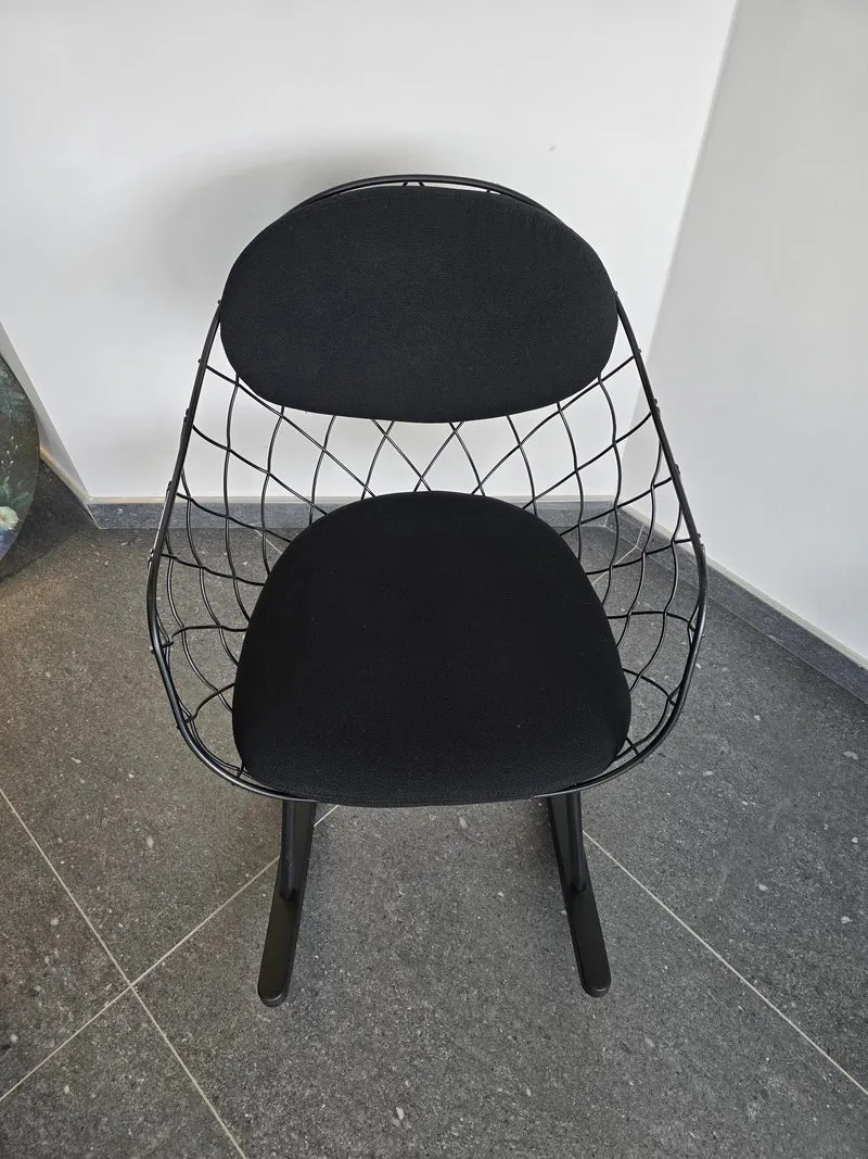 Fauteuil à bascule design Piña – Jaime Hayon pour Magis – Made in Italy