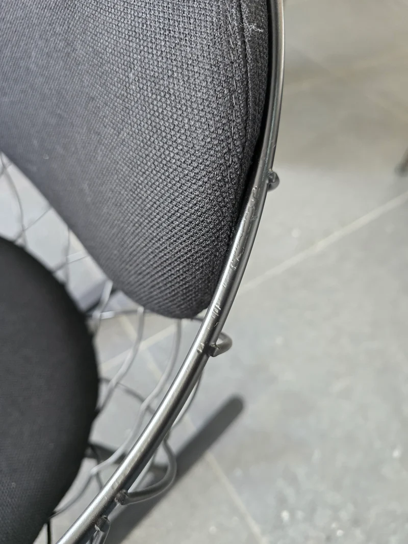 Fauteuil à bascule design Piña – Jaime Hayon pour Magis – Made in Italy
