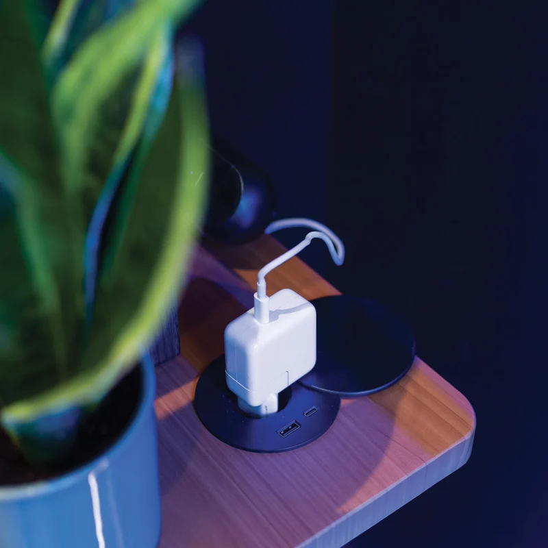 Prise de bureau encastrable avec USB-C et USB-A
