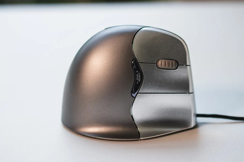 Souris verticale ergonomique Evoluent 4