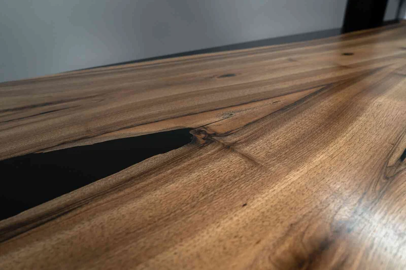 Plateau sur-mesure bois brut et époxy