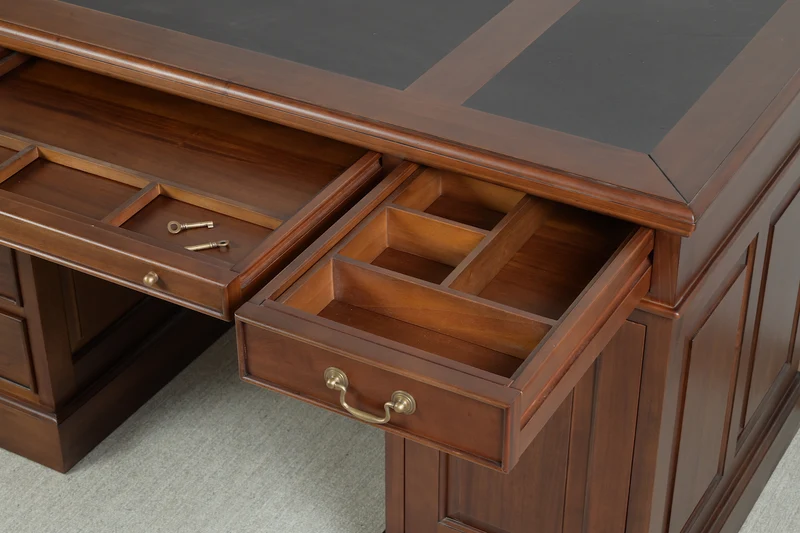 Regent 140x70 Amber, klassiek Engels bureau, massief mahoniehout