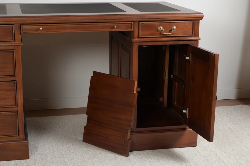 Regent 140x70 Amber, klassiek Engels bureau, massief mahoniehout