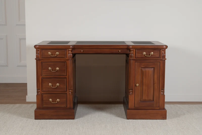 Pillar 140x70 Amber, klassiek Engels bureau, massief mahoniehout