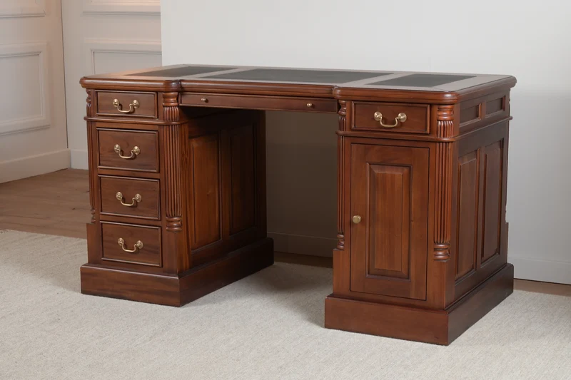 Pillar 140x70 Amber, klassiek Engels bureau, massief mahoniehout