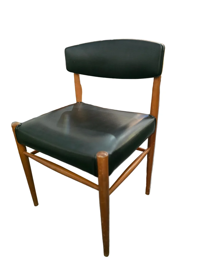 Chaise vintage design scandinave – bois et skaï noir – années 1960