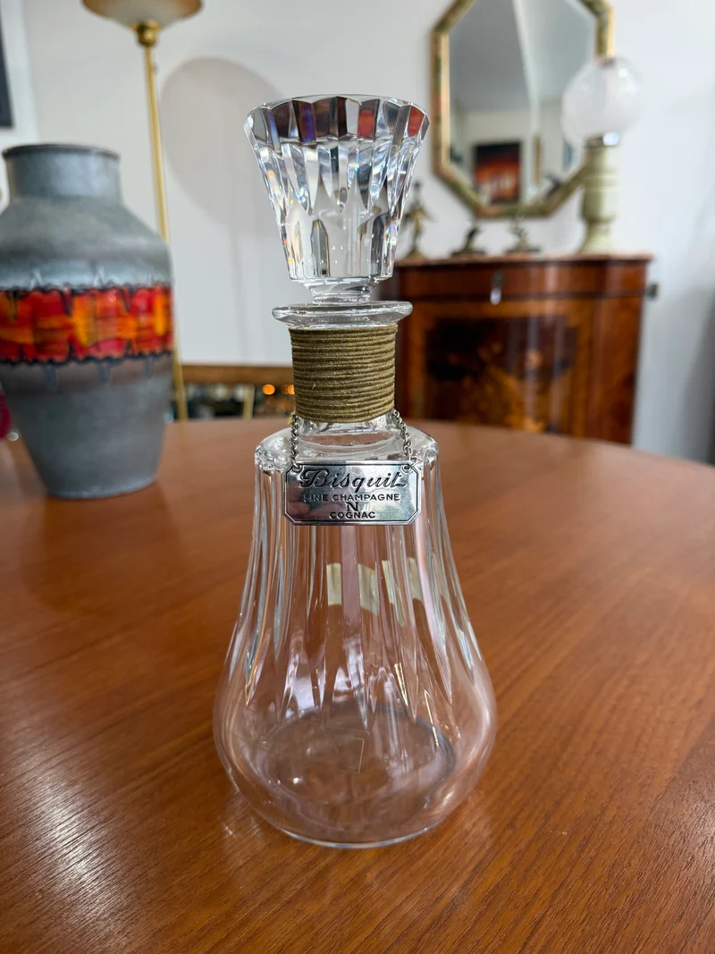 Carafe en cristal Baccarat pour Cognac Bisquit Fine Champagne – 26 cm – Modèle à côtes verticales