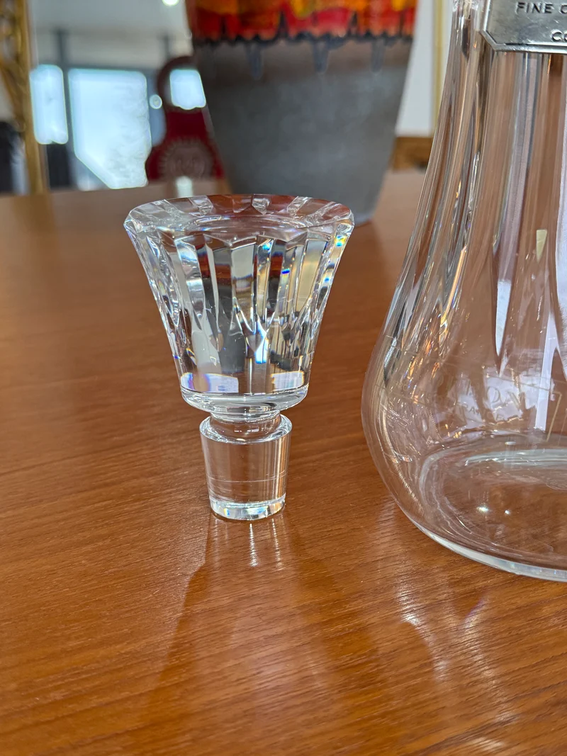 Carafe en cristal Baccarat pour Cognac Bisquit Fine Champagne – 26 cm – Modèle à côtes verticales