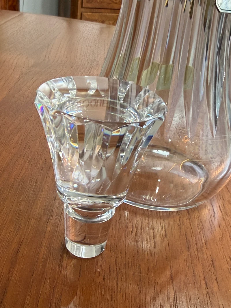 Carafe en cristal Baccarat pour Cognac Bisquit Fine Champagne – 26 cm – Modèle à côtes verticales