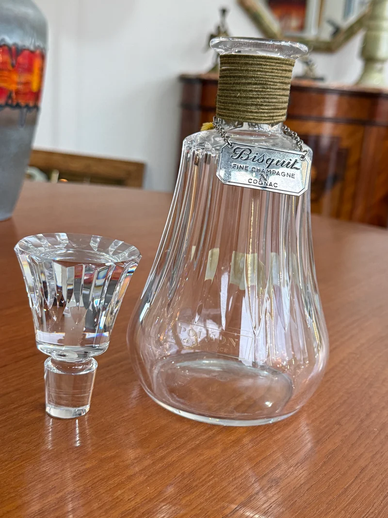 Carafe en cristal Baccarat pour Cognac Bisquit Fine Champagne – 26 cm – Modèle à côtes verticales