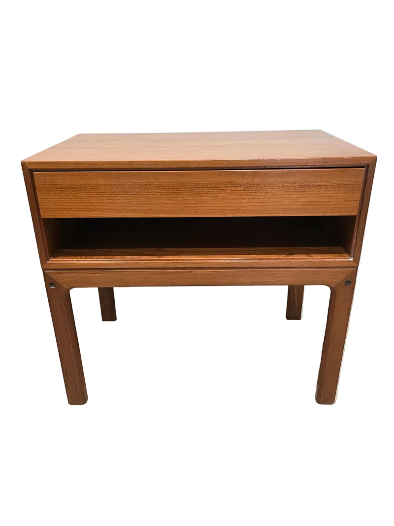 Table de chevet scandinave en teck – Made in Denmark – Années 60