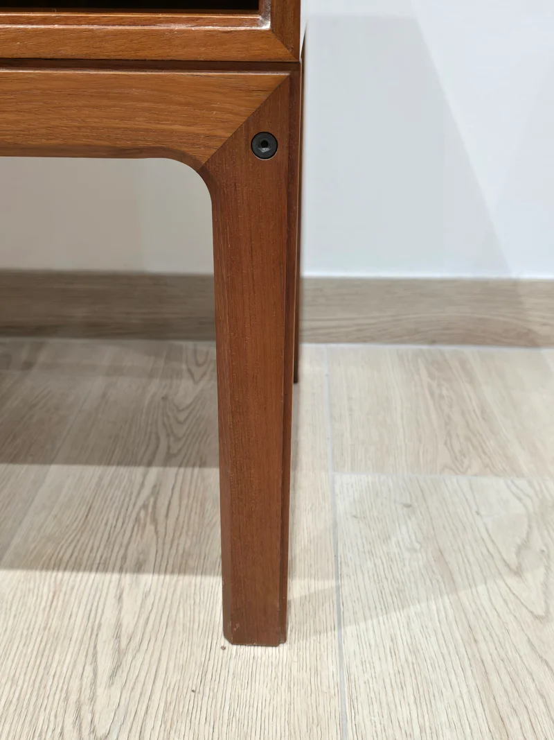 Table de chevet scandinave en teck – Made in Denmark – Années 60