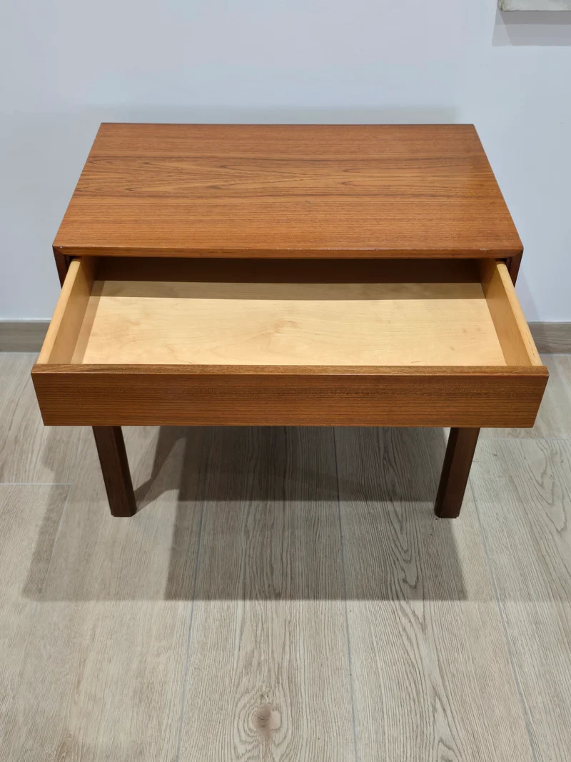 Table de chevet scandinave en teck – Made in Denmark – Années 60
