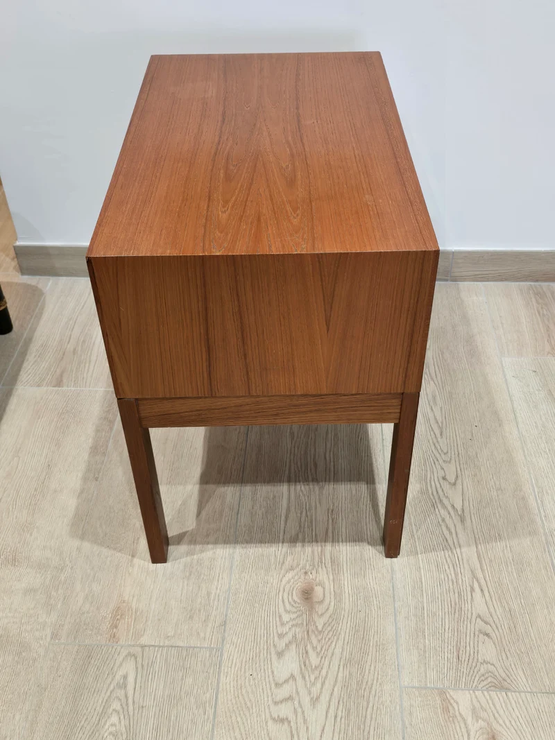 Table de chevet scandinave en teck – Made in Denmark – Années 60