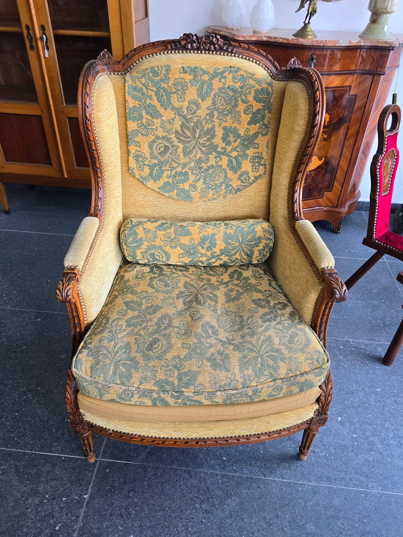 fauteuils bergères Louis XVI – paire dépareillées – XIXe / début XXe