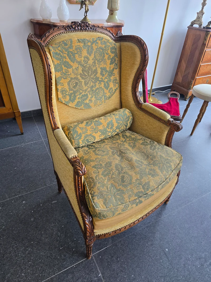 fauteuils bergères Louis XVI – paire dépareillées – XIXe / début XXe