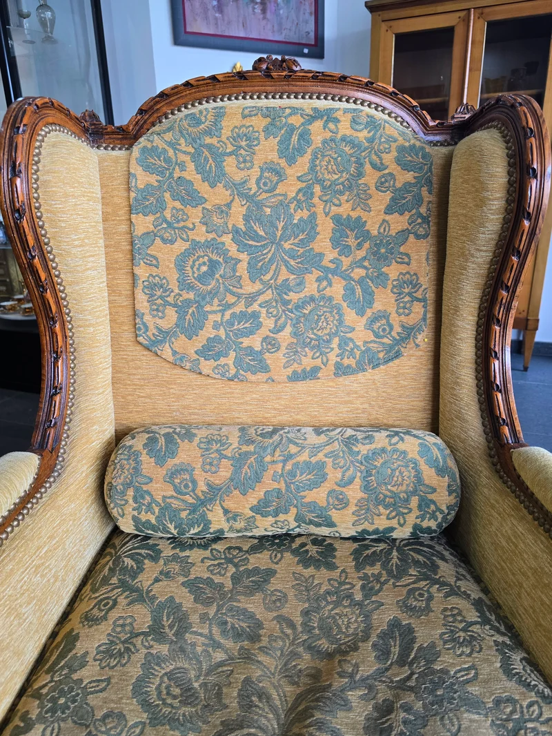 fauteuils bergères Louis XVI – paire dépareillées – XIXe / début XXe